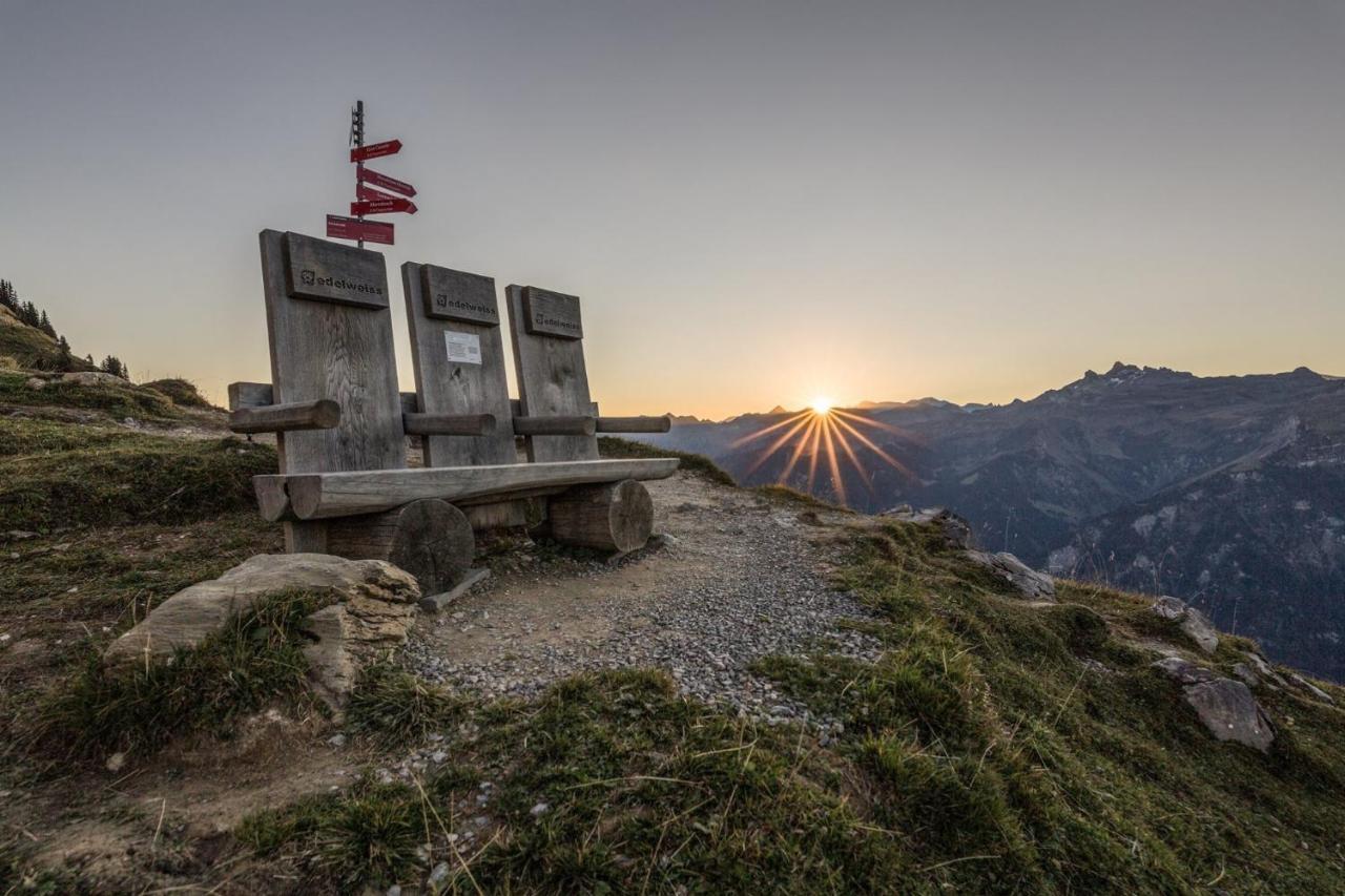 Bed And Breakfast - Die Aelplersuit Fuer Backpackers - Rucksacktouristen Im Berghuesli Linthal المظهر الخارجي الصورة