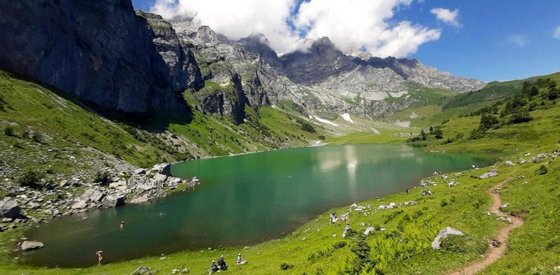 Bed And Breakfast - Die Aelplersuit Fuer Backpackers Im Berghuesli Linthal المظهر الخارجي الصورة