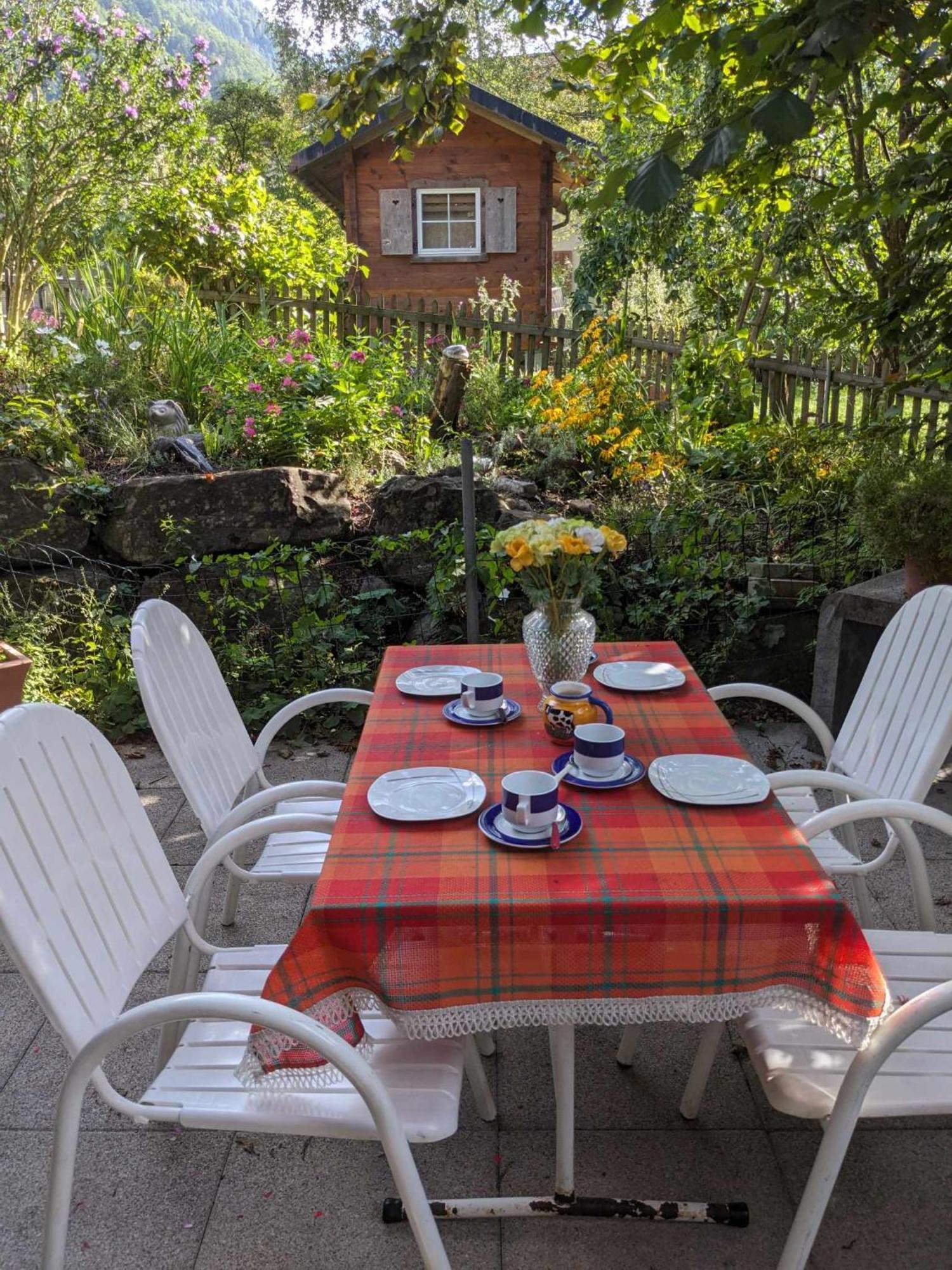 Bed And Breakfast - Die Aelplersuit Fuer Backpackers - Rucksacktouristen Im Berghuesli Linthal المظهر الخارجي الصورة