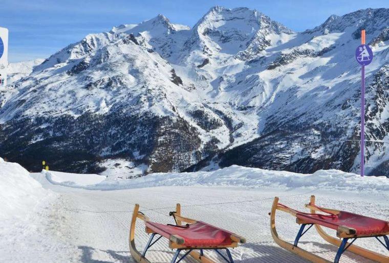 Bed And Breakfast - Die Aelplersuit Fuer Backpackers Im Berghuesli Linthal المظهر الخارجي الصورة