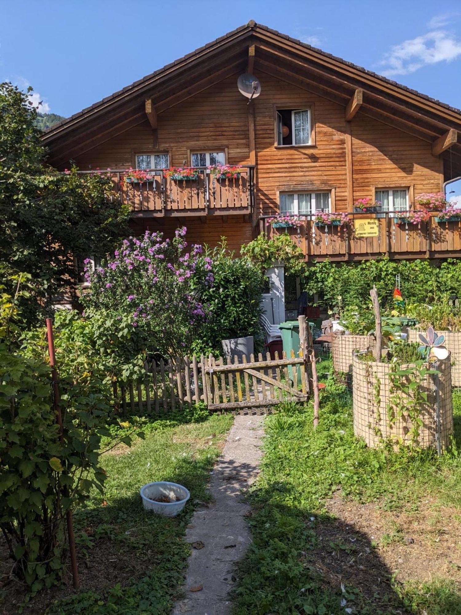 Bed And Breakfast - Die Aelplersuit Fuer Backpackers Im Berghuesli Linthal المظهر الخارجي الصورة